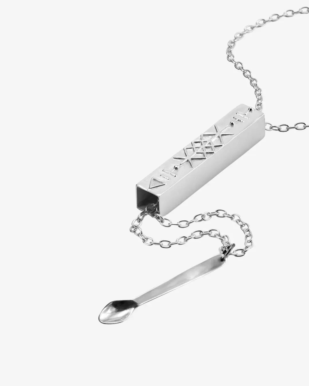 Symbol Arrow Necklace - Silver AUMI