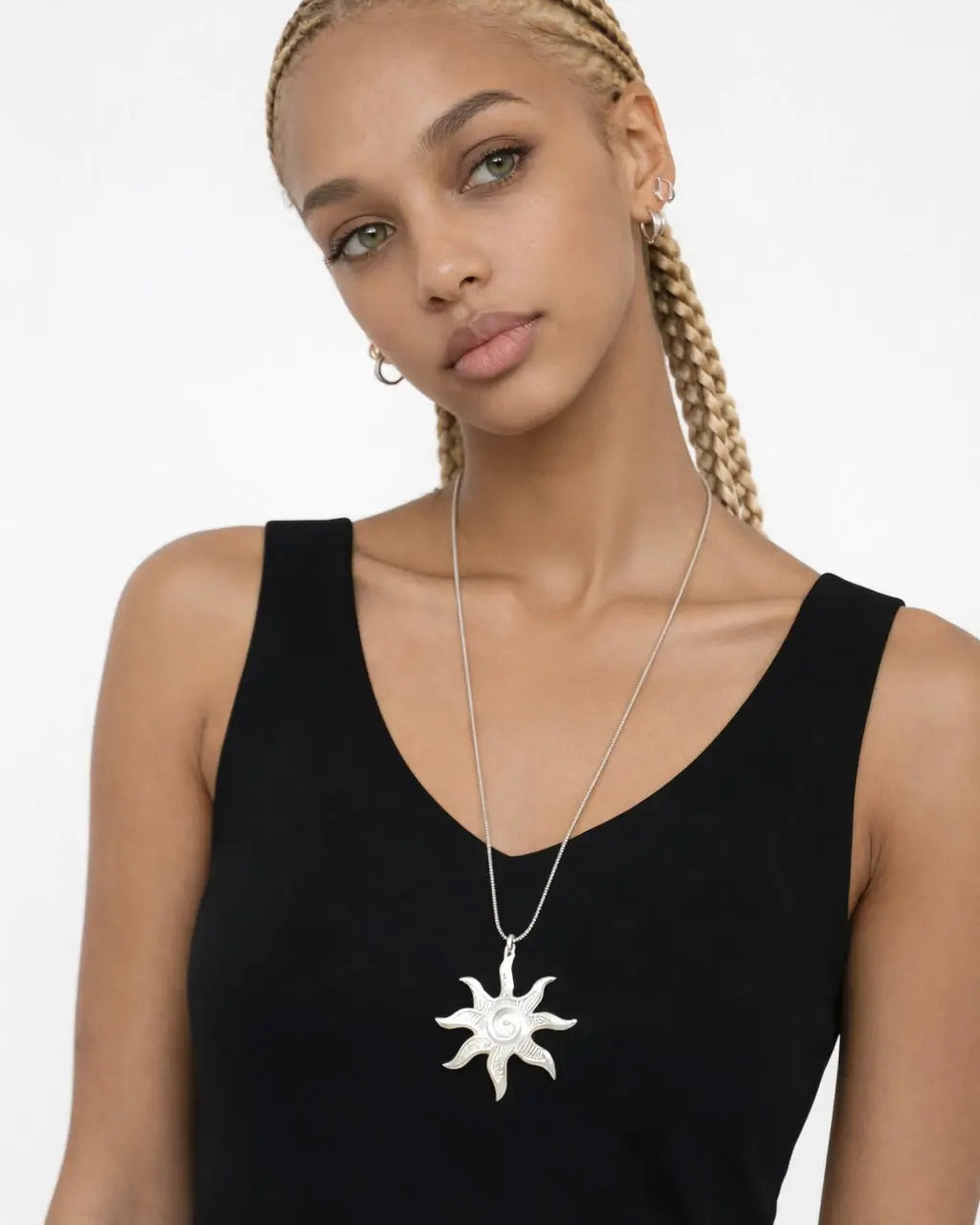 Givenchy Vintage Sun Necklace AUMI