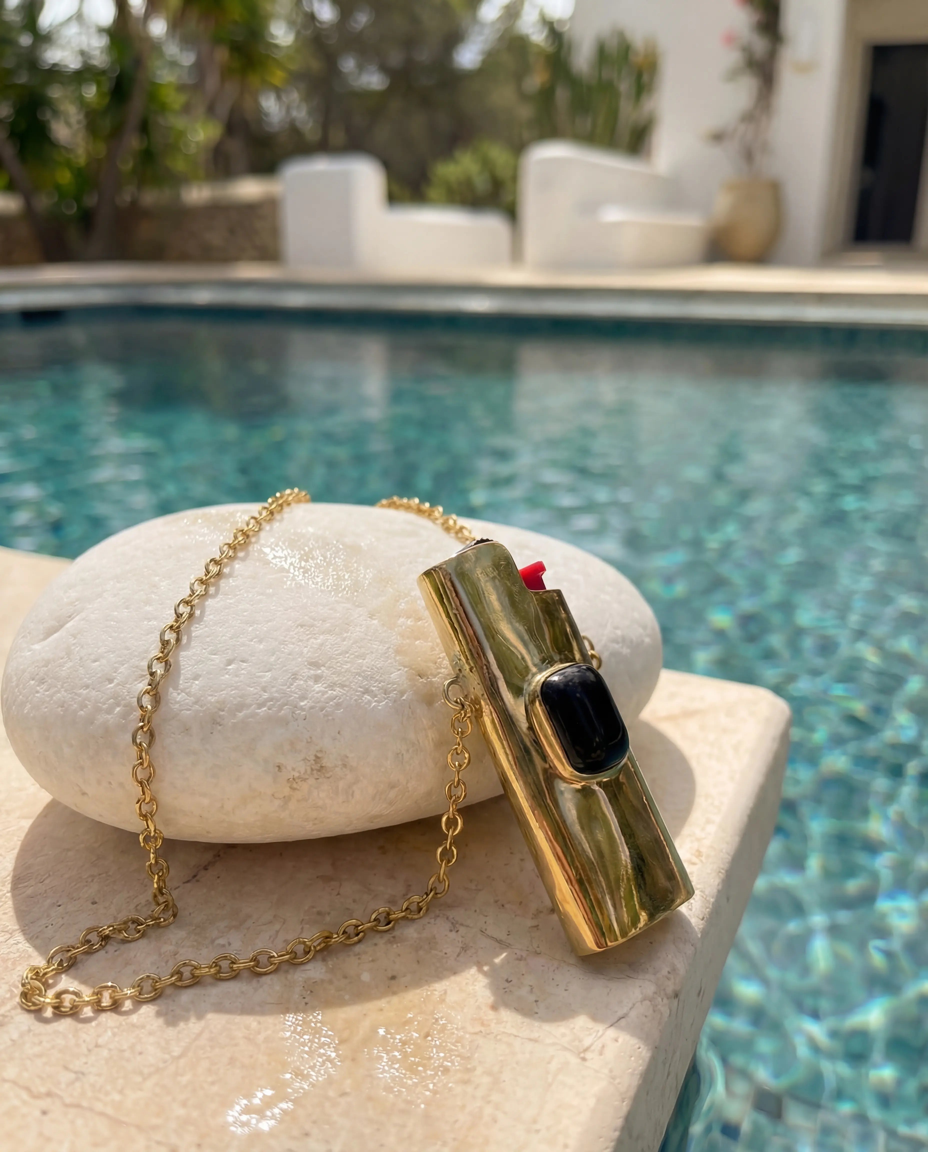 Onyx Lighter Necklace AUMI